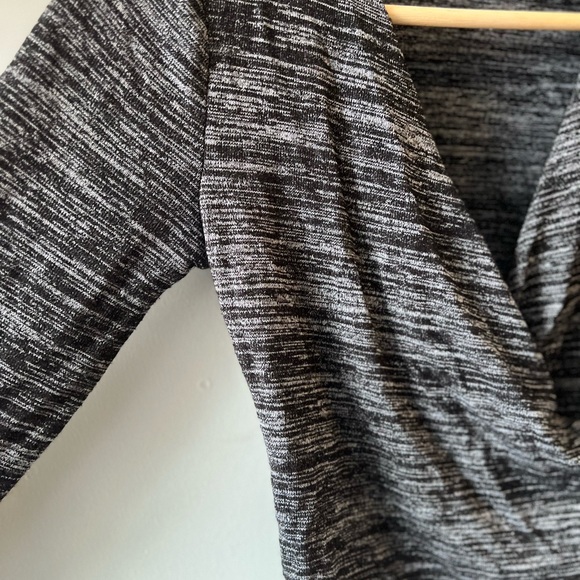 Dynamite Cropped Long Sleeve Top S - Picture 6 of 6